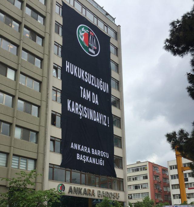 Ankara Barosu'ndan YSK'ya pankartlı tepki