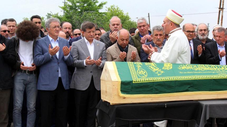 Ahmet Davutoğlu, AK Parti'li eski vekilin babasının cenazesine katıldı