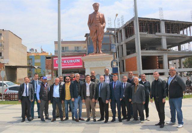 Germencik Kent Meydanı bayraklarla canlandı 1