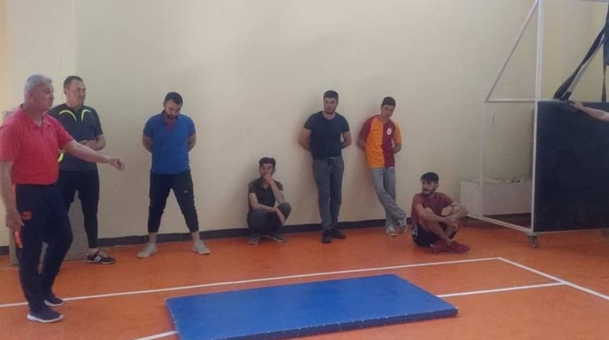 Sarıgöl’de polislik ve bekçilik spor kursu