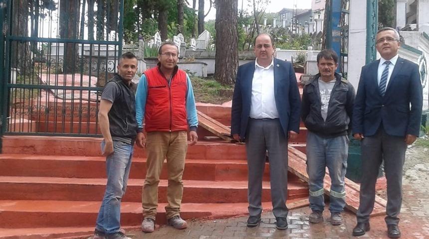 G&uuml;l&uuml;&ccedil;&rsquo;te ki mezarlıklar yeniden d&uuml;zenleniyor