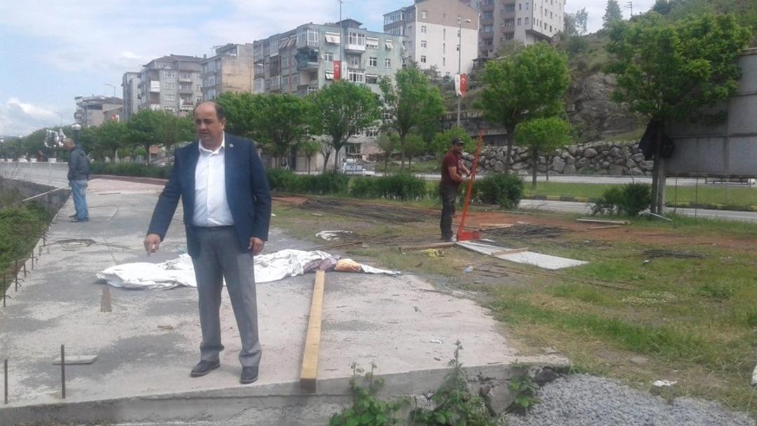 Demirtaş sahil kafe &ccedil;alışmalarını yerinde inceledi