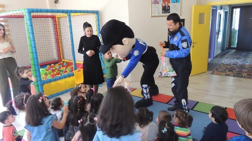 Kars&rsquo;ta miniklere Temel G&uuml;venlik ve Asayiş bilgilendirmesi