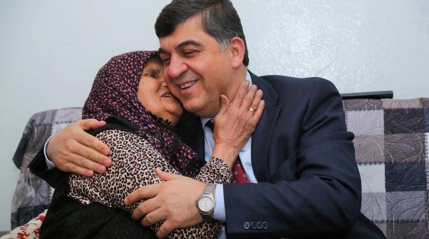 Fadıloğlu, anneler g&uuml;n&uuml;n&uuml; kutladı