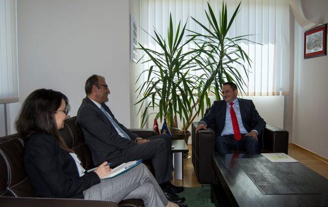 Türkiye’nin Kosova Büyükelçisi Sakar, Kosova Çevre ve Alan  Planlama Bakanı Matoshi ile görüştü