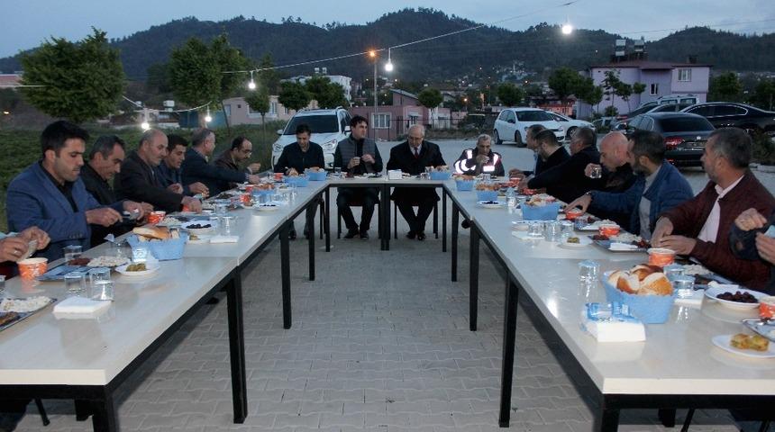 Kaymakam Y&uuml;ce yetim &ccedil;ocuklarla iftarda bir araya geldi