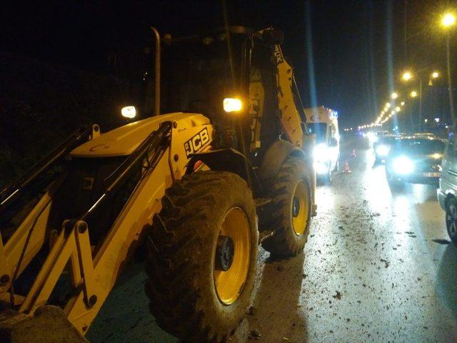 Hatay&rsquo;da 2 otomobil ve bir kep&ccedil;e birbirine girdi 4