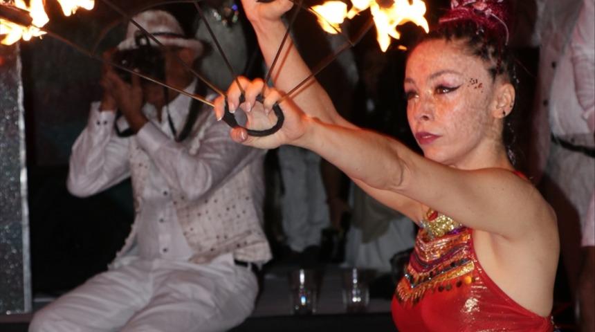 Antalya'da masalsı Hint düğünü