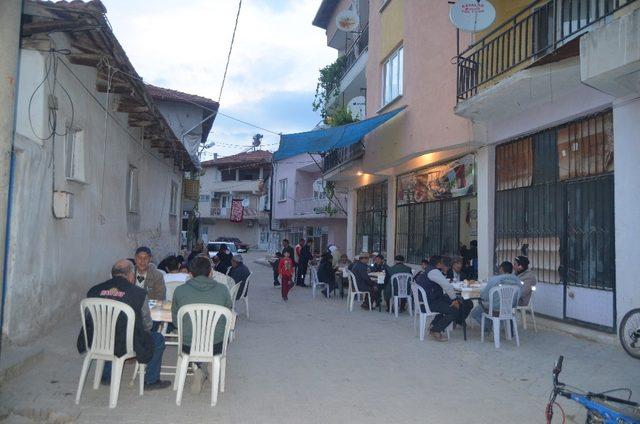 Salihli TSO’dan Selendi’de her gün 100 kişiye iftar