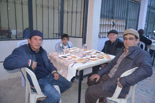 Salihli TSO’dan Selendi’de her gün 100 kişiye iftar