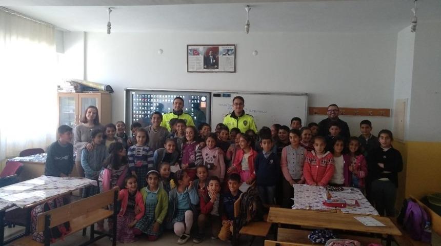 Malazgirtli öğrencilere trafik eğitimi verildi