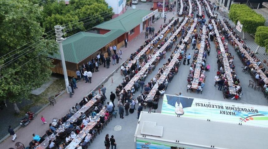Hatay Büyükşehir Belediyesi Dörtyol’da iftar verdi