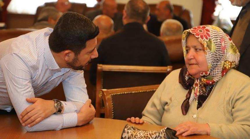 Başkan Arı, vatandaşlar ve esnafları makamında ağırladı