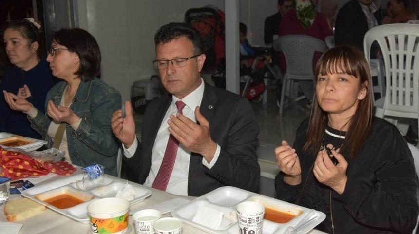Alaşehirli engellilerden Başkan &Ouml;k&uuml;zc&uuml;oğlu&rsquo;na iftar daveti