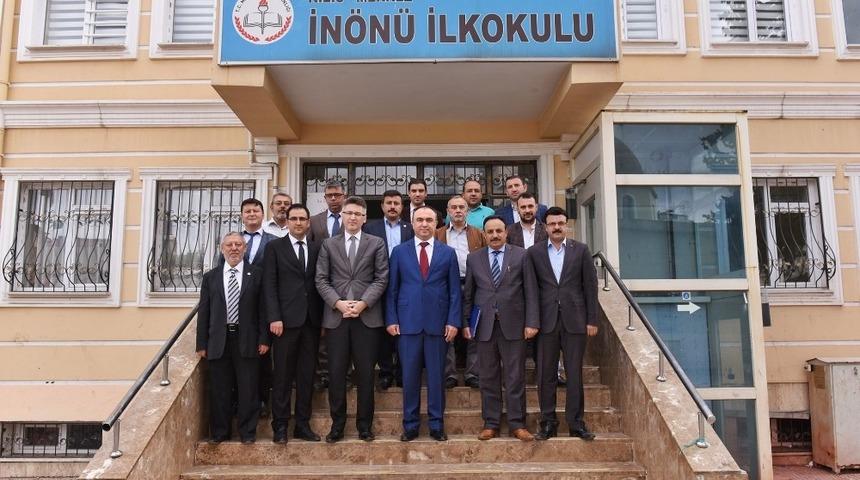 Vali Soyt&uuml;rk, eğitimciler ile bir araya geldi