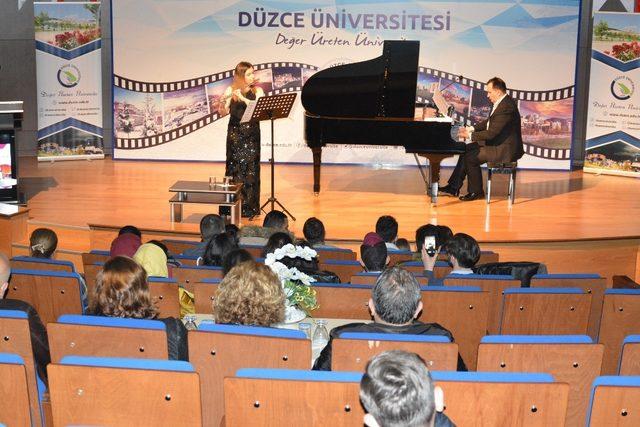 Düzce Üniversitesi’nde flüt-piyano resitali gerçekleştirildi