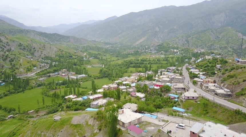 K&ouml;y g&ouml;r&uuml;n&uuml;ml&uuml; belde hizmetlerle modernleşti