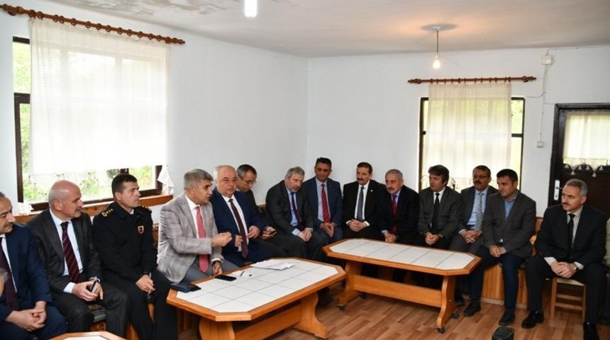 Vali Gürel, Başköy Köyünde vatandaşların sorunlarını dinledi