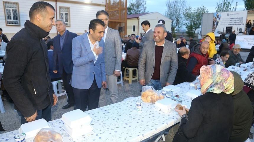 Karamanlılar belediyenin iftar sofrasında buluştu