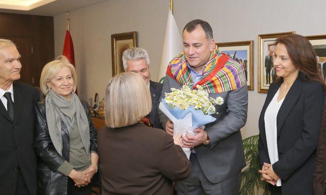 Türk boylarından Taşdelen’e Türkmen kefiyesi