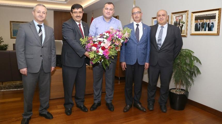 T&uuml;rk boylarından Taşdelen&rsquo;e T&uuml;rkmen kefiyesi