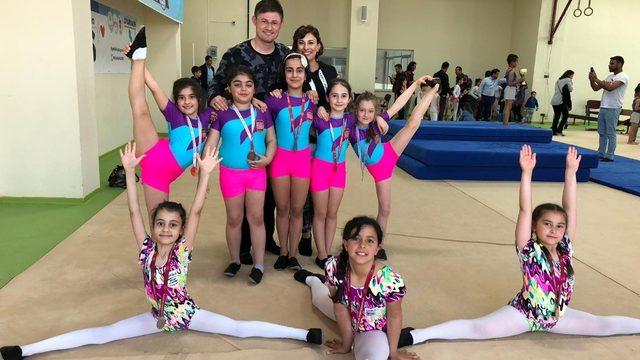 Minik cimnastikçilerden başarı