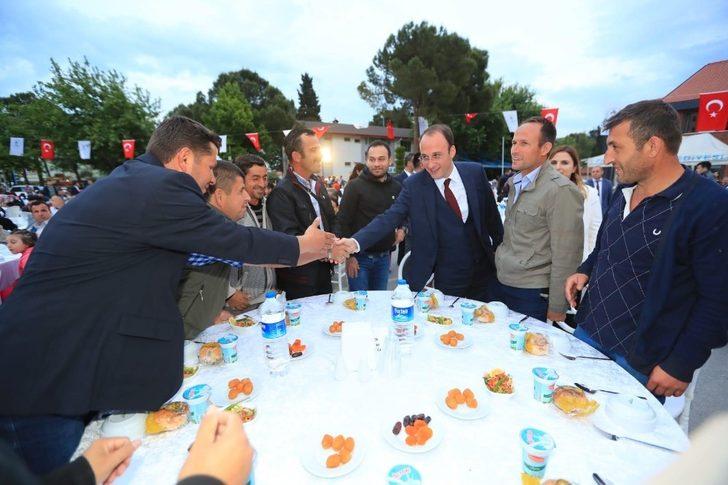 Pamukkale Belediyesi çalışanları iftarda bir araya geldi G2