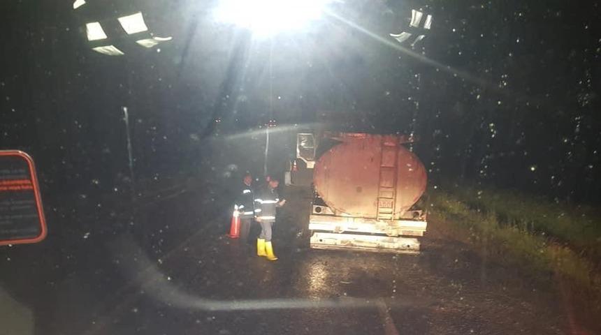 Akaryakıt tankeri alev aldı faciadan d&ouml;n&uuml;ld&uuml;