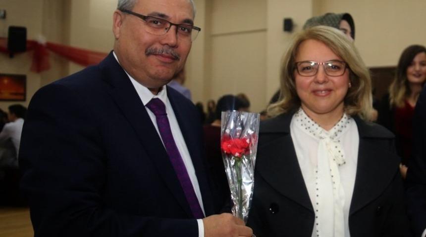 Vali G&uuml;nd&uuml;z&ouml;z: &ldquo;Cennet, annelerin ayakları altındadır&rdquo;