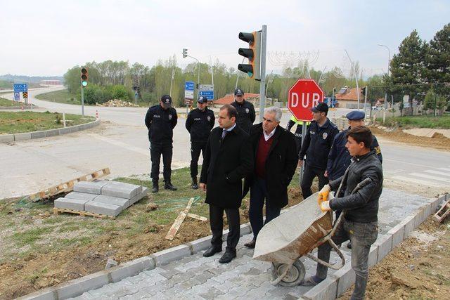 Dumlupınar’da yaya geçidi ve kanal çalışmaları