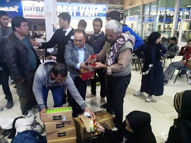 Edremit Belediyesinden Göçmenlere Anlamlı Destek