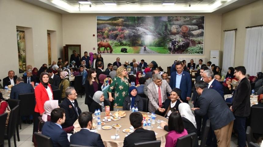 Vali G&uuml;rel, Şehit ve Gazi Aileleri ile iftarda bir araya geldi