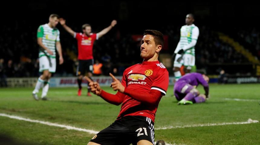 Manchester United'dan Herrera'ya veda