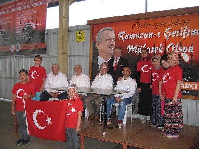 Maden Emeklileri Korosu ve Hilal İlahi Grubu iftar çadırında program yaptı