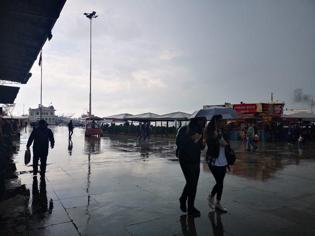fotoğraflar2/// İstanbul'da dolu ve kuvvetli yağış etkili oluyor