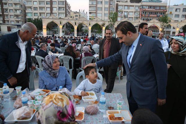 Canpolat vatandaşlarla iftarda buluştu