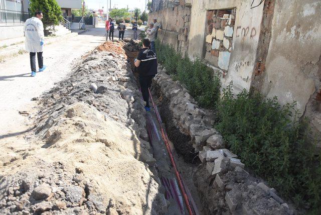 İzmir'de inşaattaki çalışma sırasında top mermisi buldu