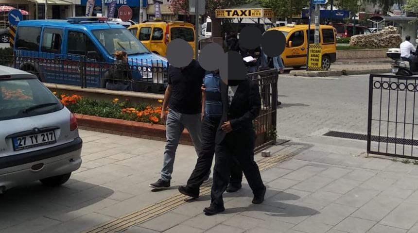 16 ayrı su&ccedil;tan aranan ve 19 yıl kesinleşmiş hapis cezası bulunan cezaevi firarisi yakalandı