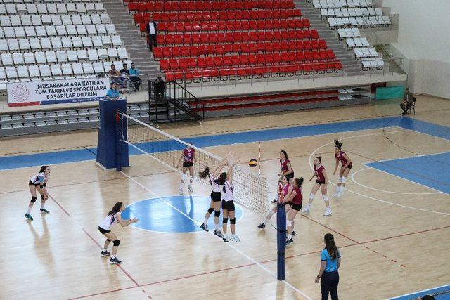 Yıldızlar kız voleybol Türkiye şampiyonası final müsabakaları tamamlandı