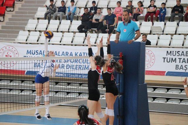 Yıldızlar kız voleybol Türkiye şampiyonası final müsabakaları tamamlandı