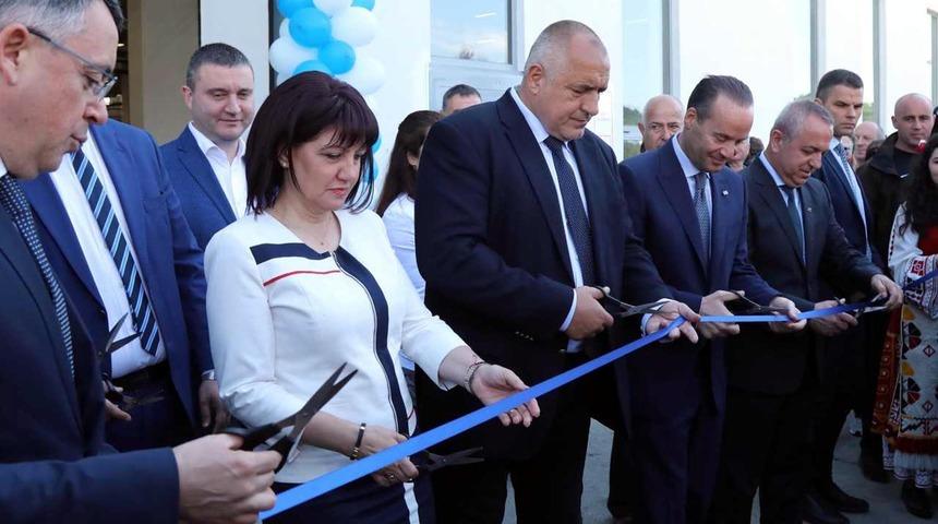 Bulgaristan'da 4'üncü fabrikasını açan Türk şirketi, 2 bin 550 kişiye istihdam sağlıyor