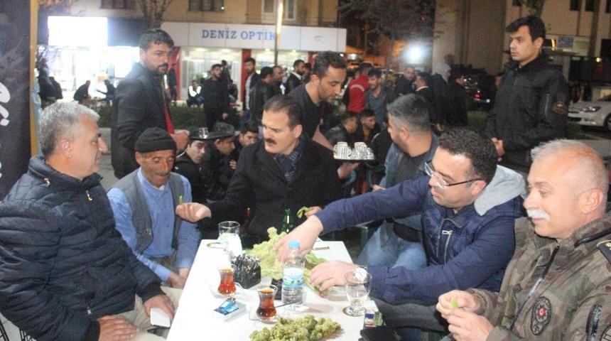 Vali Akbıyık ramazan gecelerine katıldı