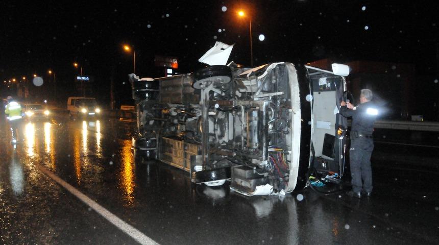 Kayseri'de işçileri taşıyan midibüs devrildi: Çok sayıda yaralı var!