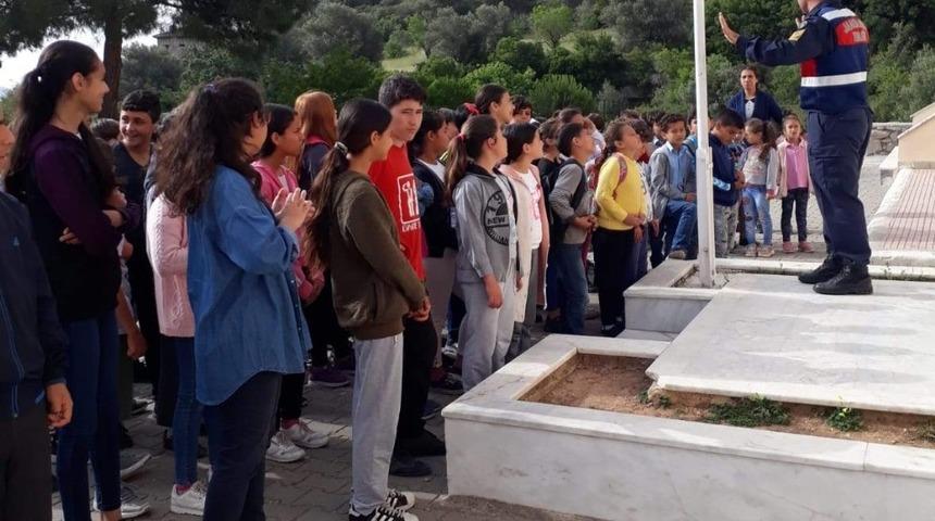 Dat&ccedil;a jandarmasından Trafik Haftasında etkinlikleri