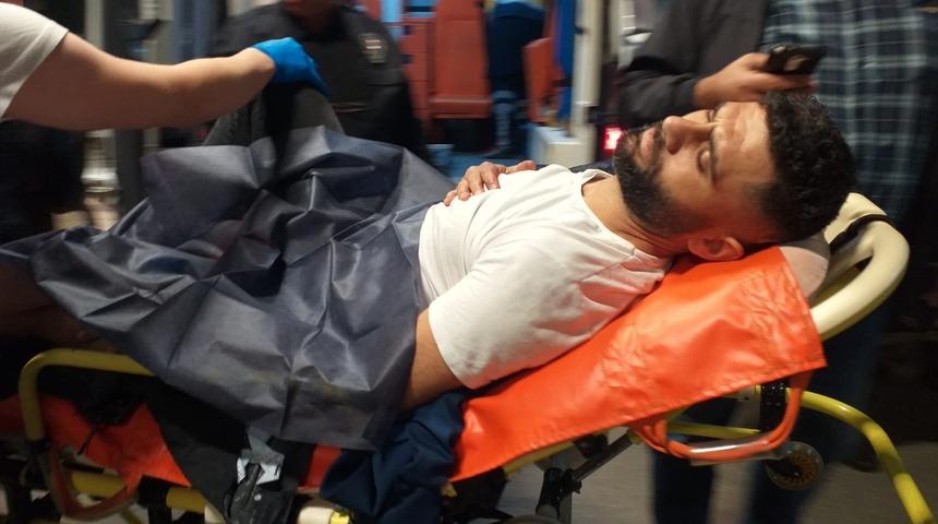 Gece yarısı dehşet! Evinin &ouml;n&uuml;nde kurşun yağmuruna tuttu!