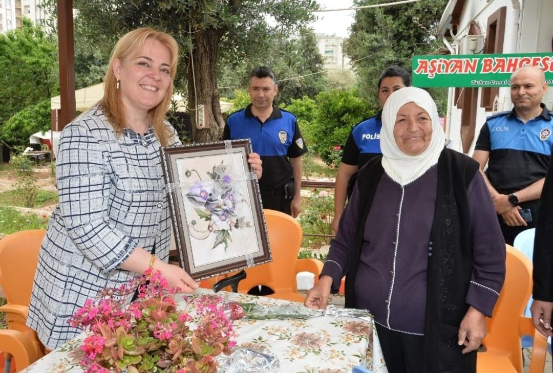 Annelere polisten s&uuml;rpriz