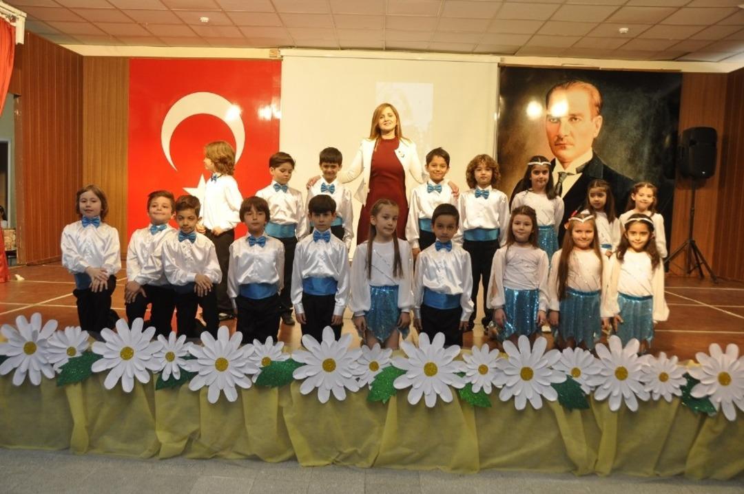 Gaziantep Kolej Vakfı&rsquo;nda Anneler G&uuml;n&uuml; şenliği