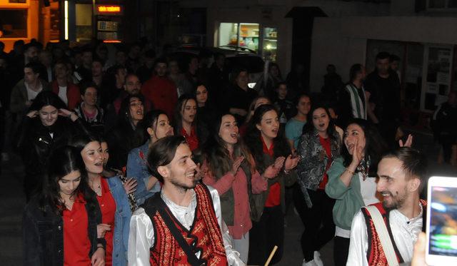 Mahalleliyi sahura Rumeli usulü kaldırdılar