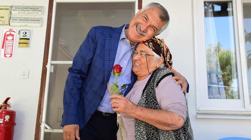 Karalar: "Annelerimizin değerini, onları kaybetmeden &ouml;nce bilelim"