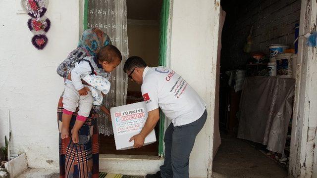 Manisalı muhtaçlara can suyu oluyorlar